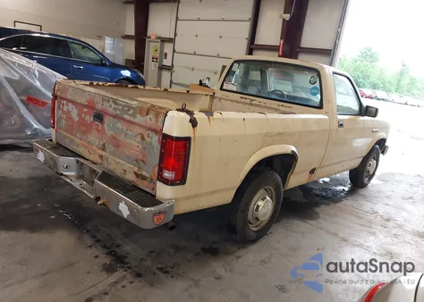 1987 Dodge Dakota z USA, uszkodzony, nr VIN 1B7GN14M1HS486188